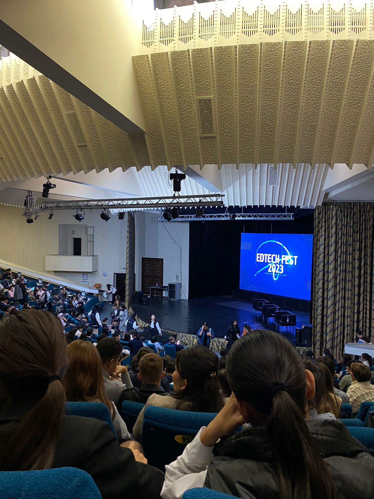 Caspian Universty базасында EDTECH халықаралық білім беру орталығындағы көрмеге оқушылар қатысып қайтты